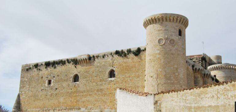 Castillo de Fuentes de Valdepero