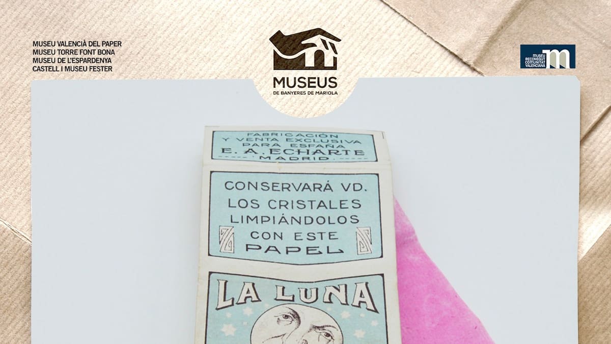 Un papel limpia gafas, pieza del mes de Museo del Paper de Banyeres de Mariola