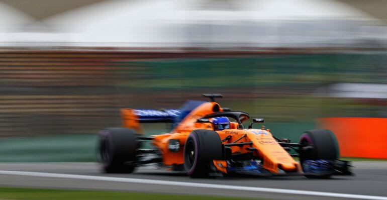 Fernando Alonso, durante los entrenamientos libres del Gran Premio de China