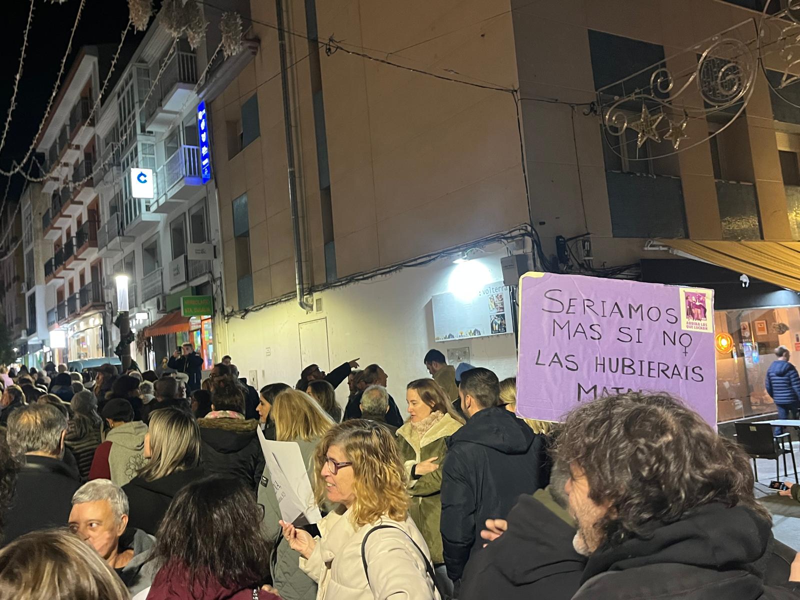 Manifestantes del 25N en Mérida
