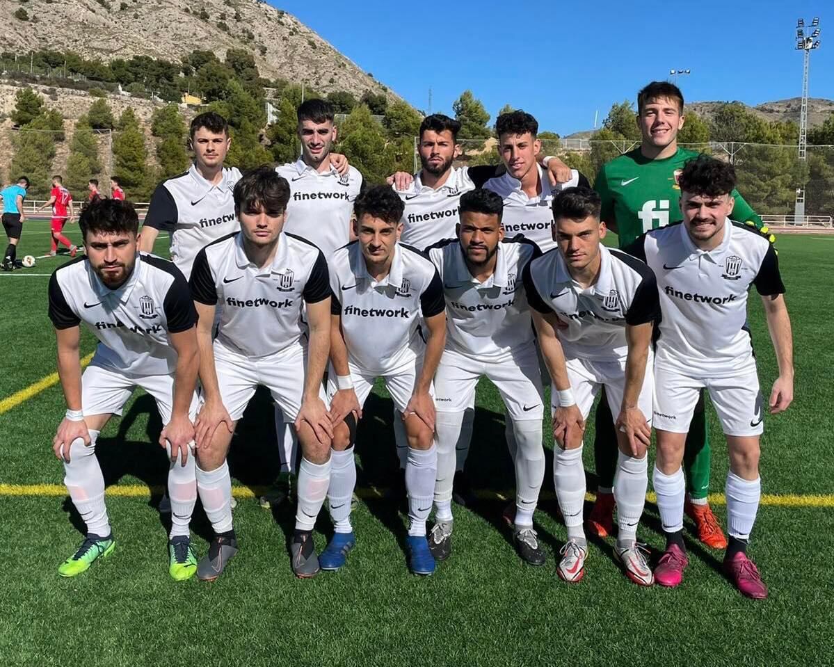 El Eldense B sigue al acecho de la primera posición