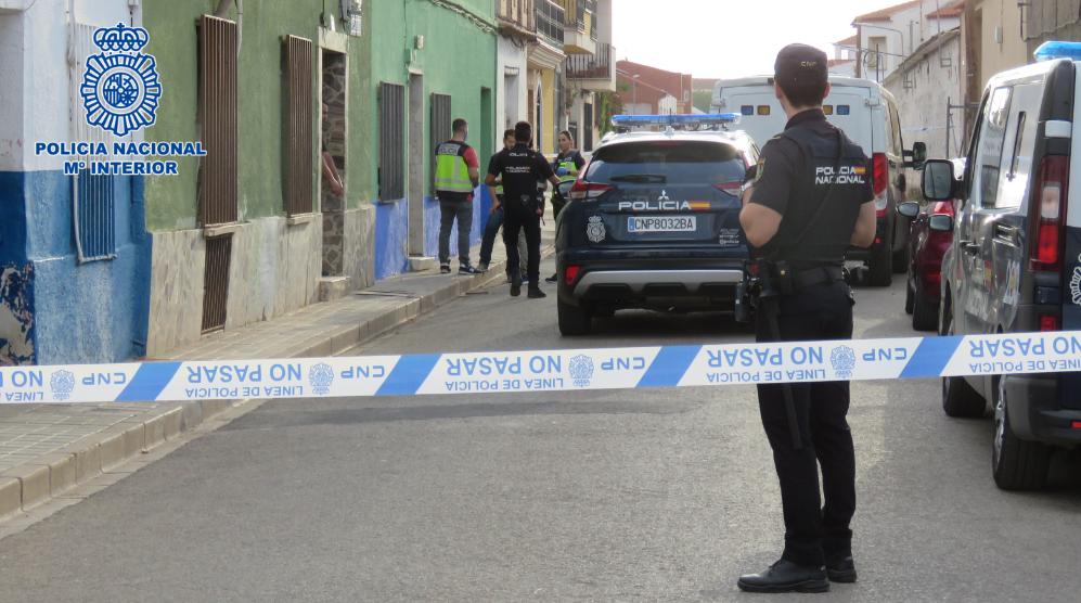 Agentes de Policía Nacional durante la intervención en la operación &quot;Aníbal&quot; de Manzanares