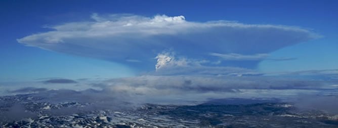 Nube de ceniza del volcán islandés que amenaza el espacio aéreo europeo