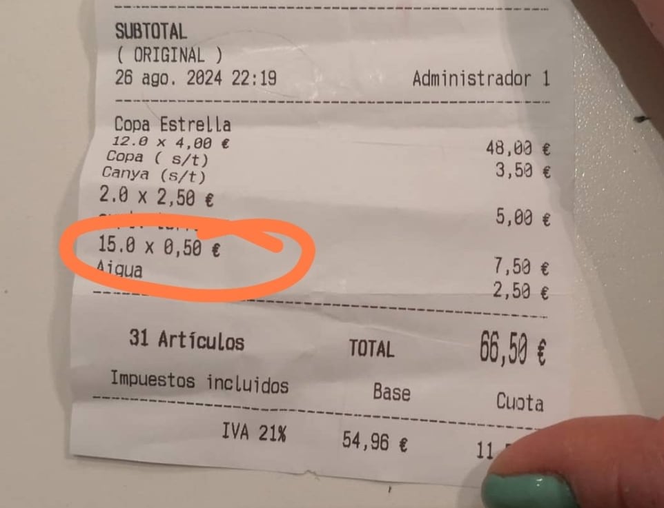 Más de siete euros por el servicio de terraza.