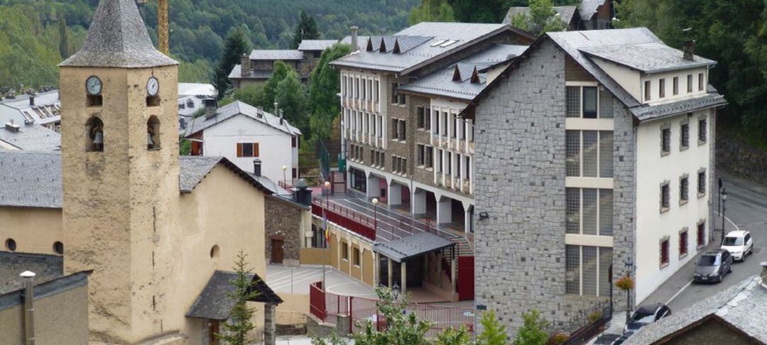 Vista de l'escola francesa de maternal i ensenyament elemental de la Massana.
