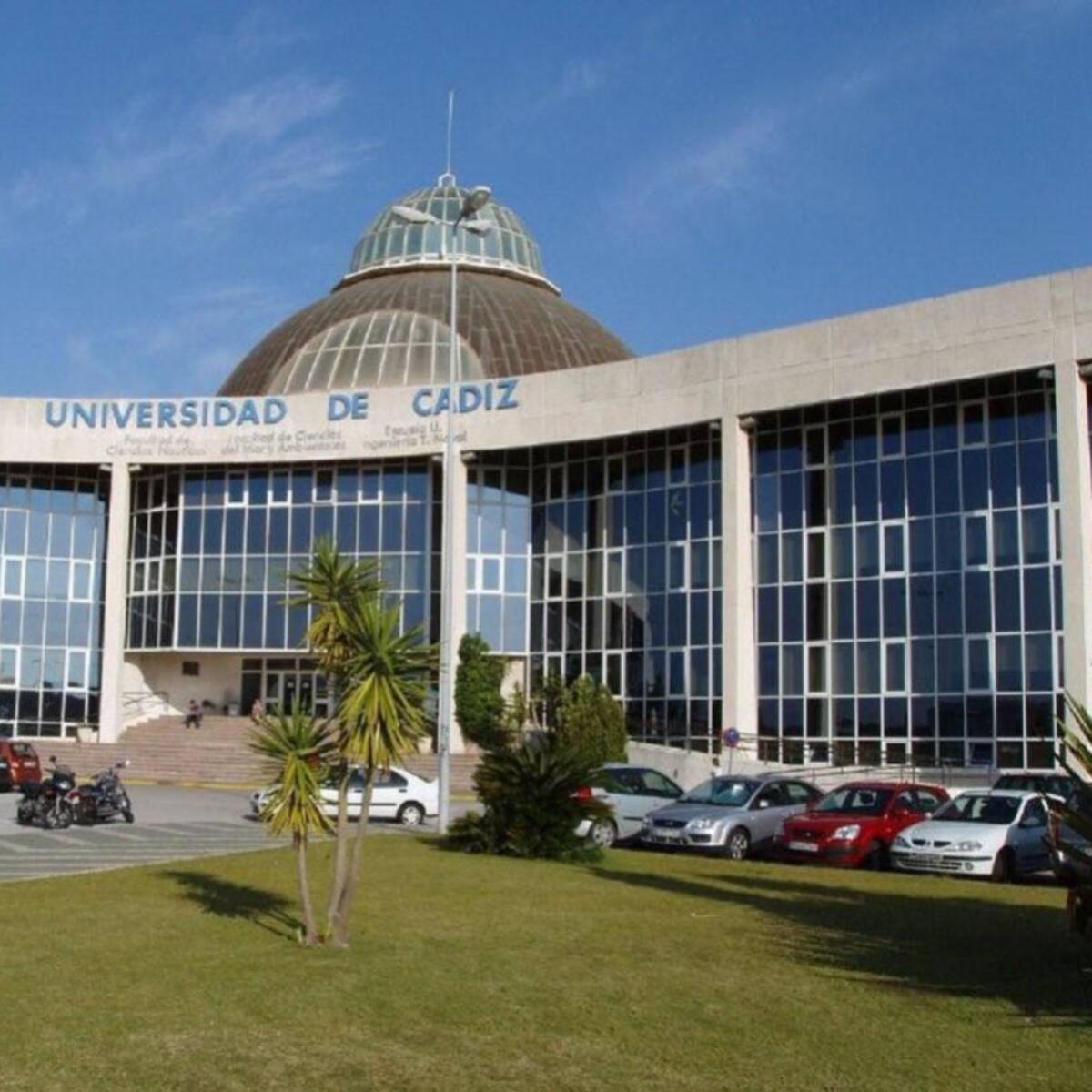 Piniella gana las elecciones a rector en la primera vuelta, con el 92% de votos escrutados