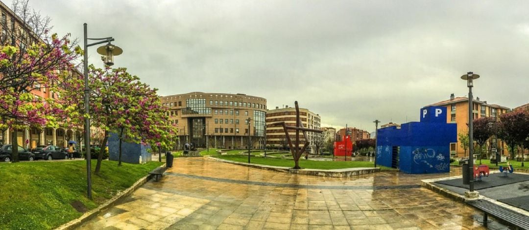 El Ayuntamiento de Barakaldo ha contratado la instalación, en el plazo de un mes, de una nueva valla perimetral en la zona de juegos infantil del parque de las esculturas para incrementar la seguridad en el espacio público urbano