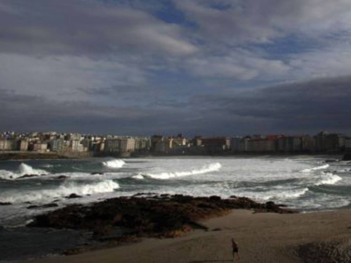 El temporal daña torres eléctricas y causa inundaciones en la comarca