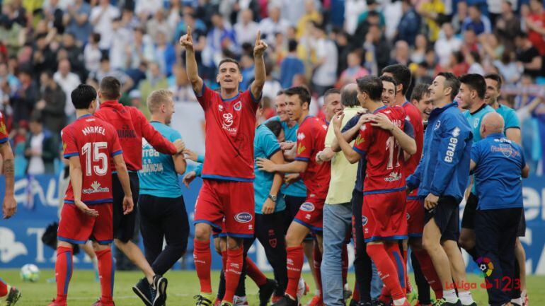 Los jugadores del Numancia celebran la clasificación del equipo para la final del play-off.