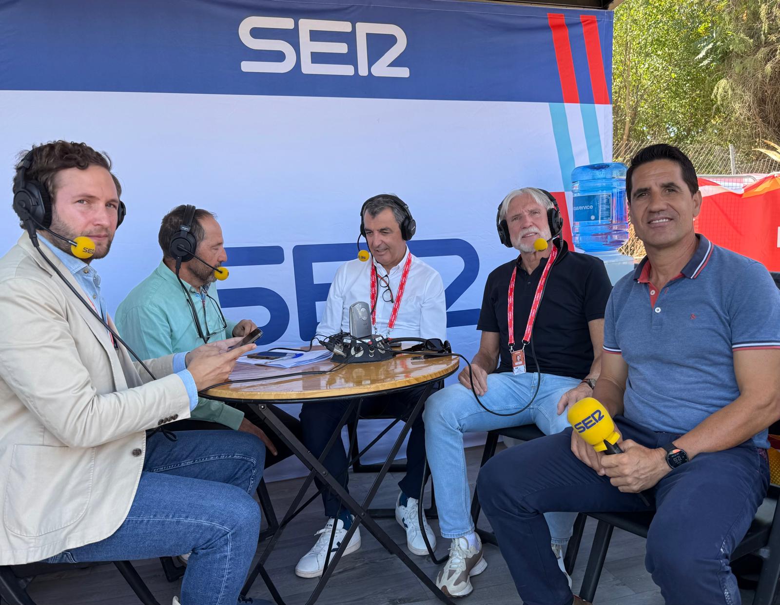 Vuelta a España. Especial de la SER en Aragón en la salida de Monzón