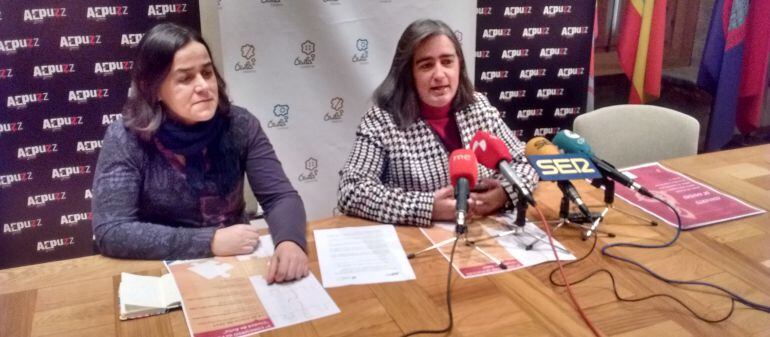 Silvia Hernández, miembro de AEPUZZ y Sonsoles Sánchez-Reyes, teniente alcalde de Cultura, presentan el II Torneo Ciudad de Ávila