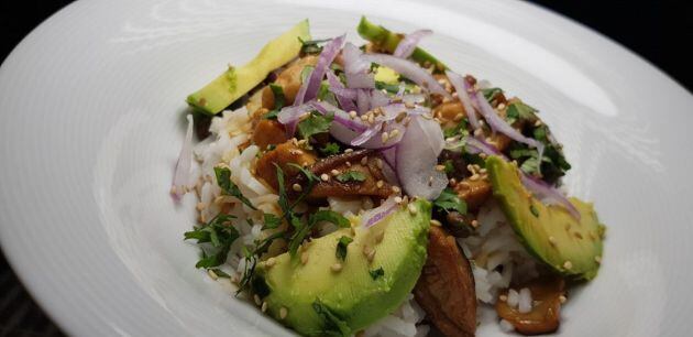 Poke de pollastre i bolets