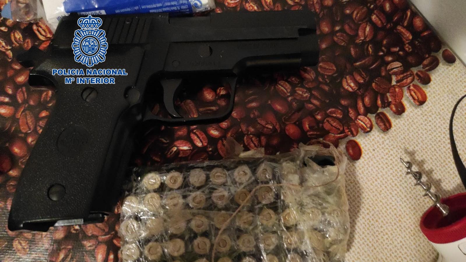 Material intervenido a la organización criminal.