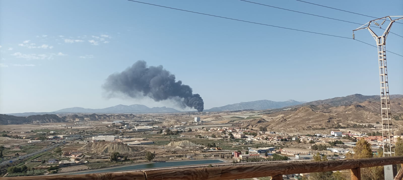 Incendio en un vertedero de Lorca