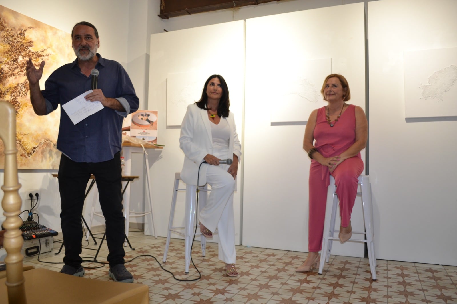 Presentación del libro de Pepa Cardona, en Els Magazinos, en Dénia.