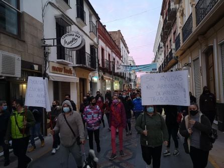 La movilización a su paso por carrera Espinel antes de encarar el Puente Nuevo