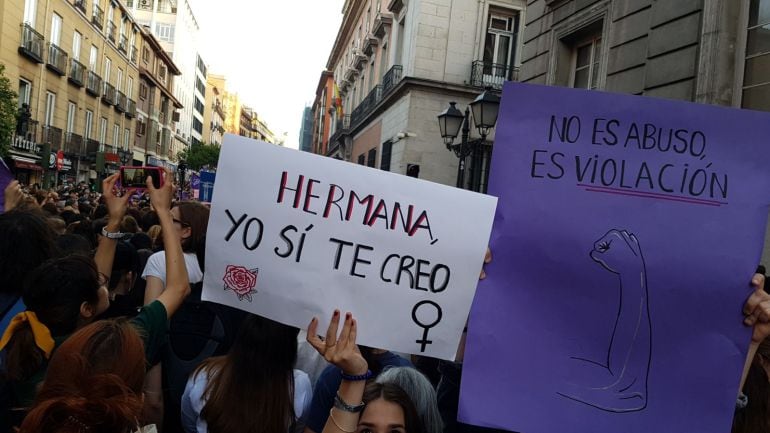 FOTOGALERÍA | Las multitudinarias concentraciones contra la sentencia de &#039;La Manada&#039;, en imágenes