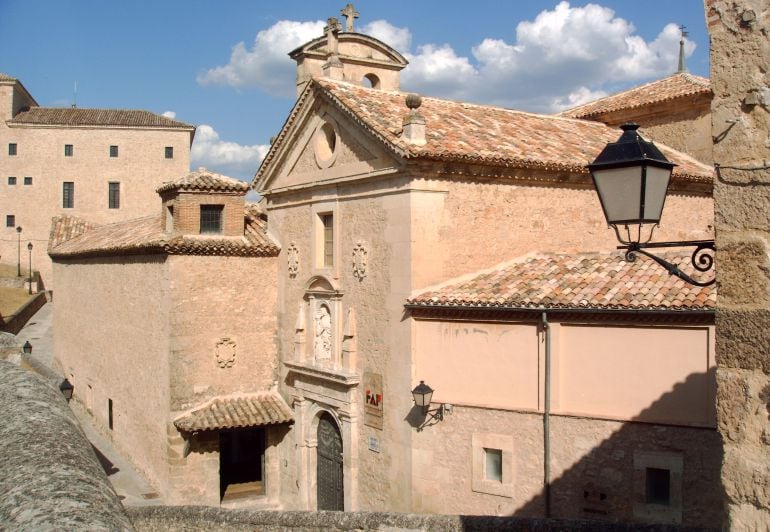 Entrada al convento de Carmelitas.