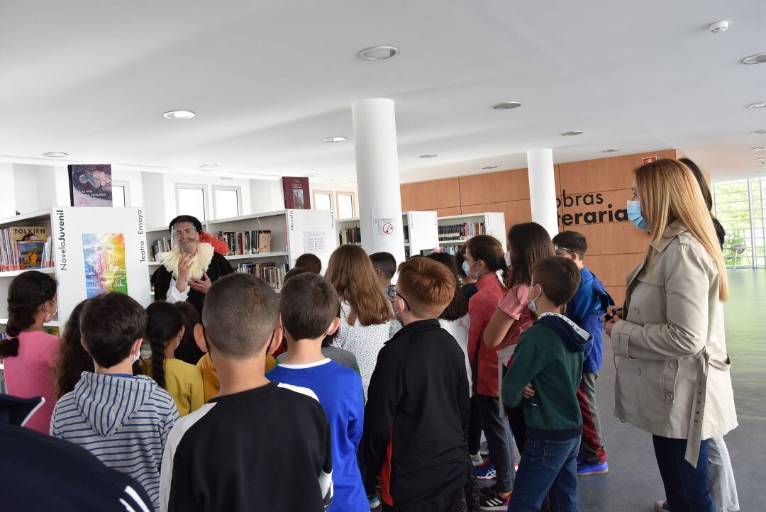 &#039;Paseos Literarios&#039; en la Biblioteca José Becerril de Baza