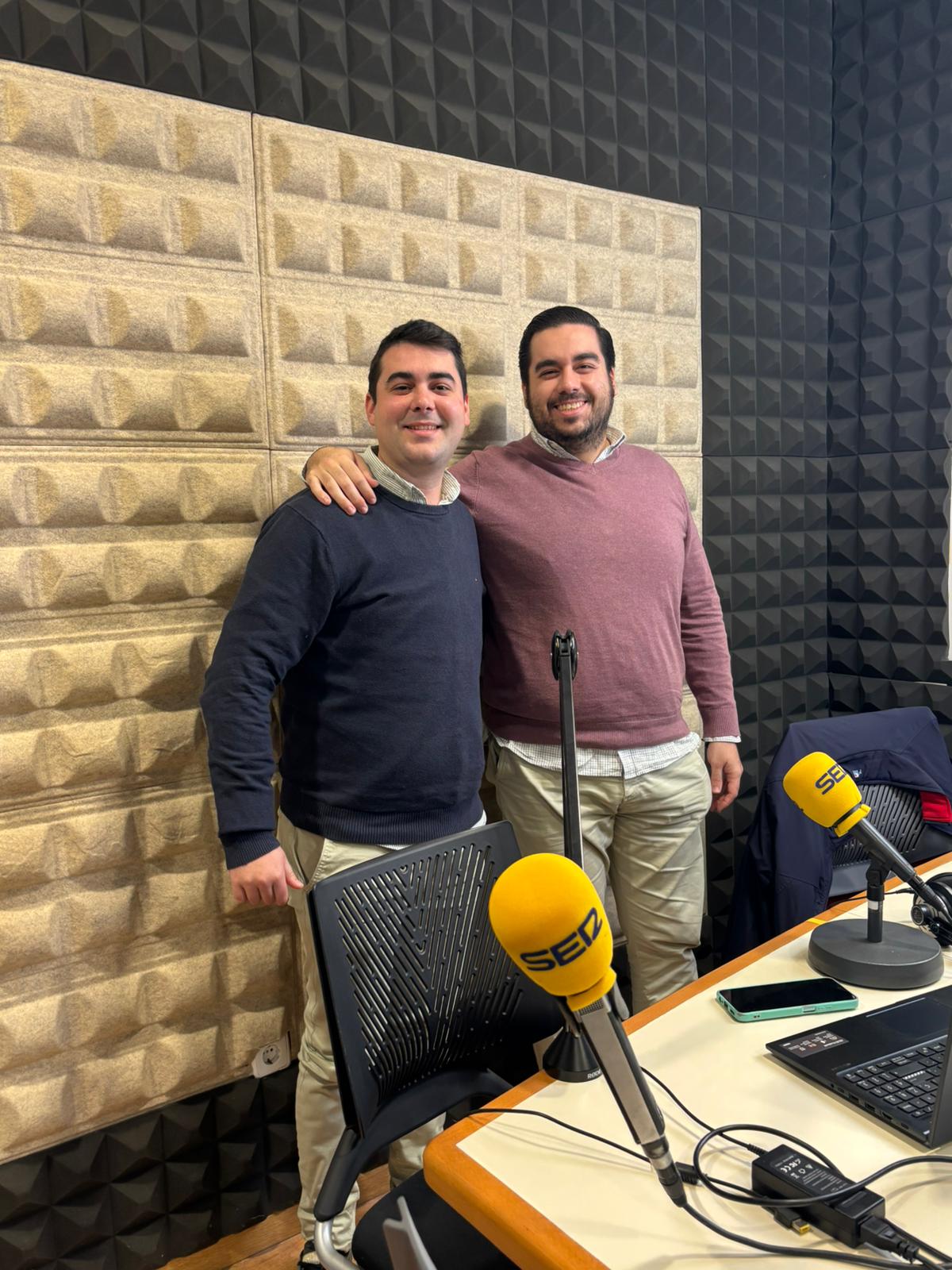 El dorador y restaurador, Pablo de Haro visita los estudios de Radio Morón