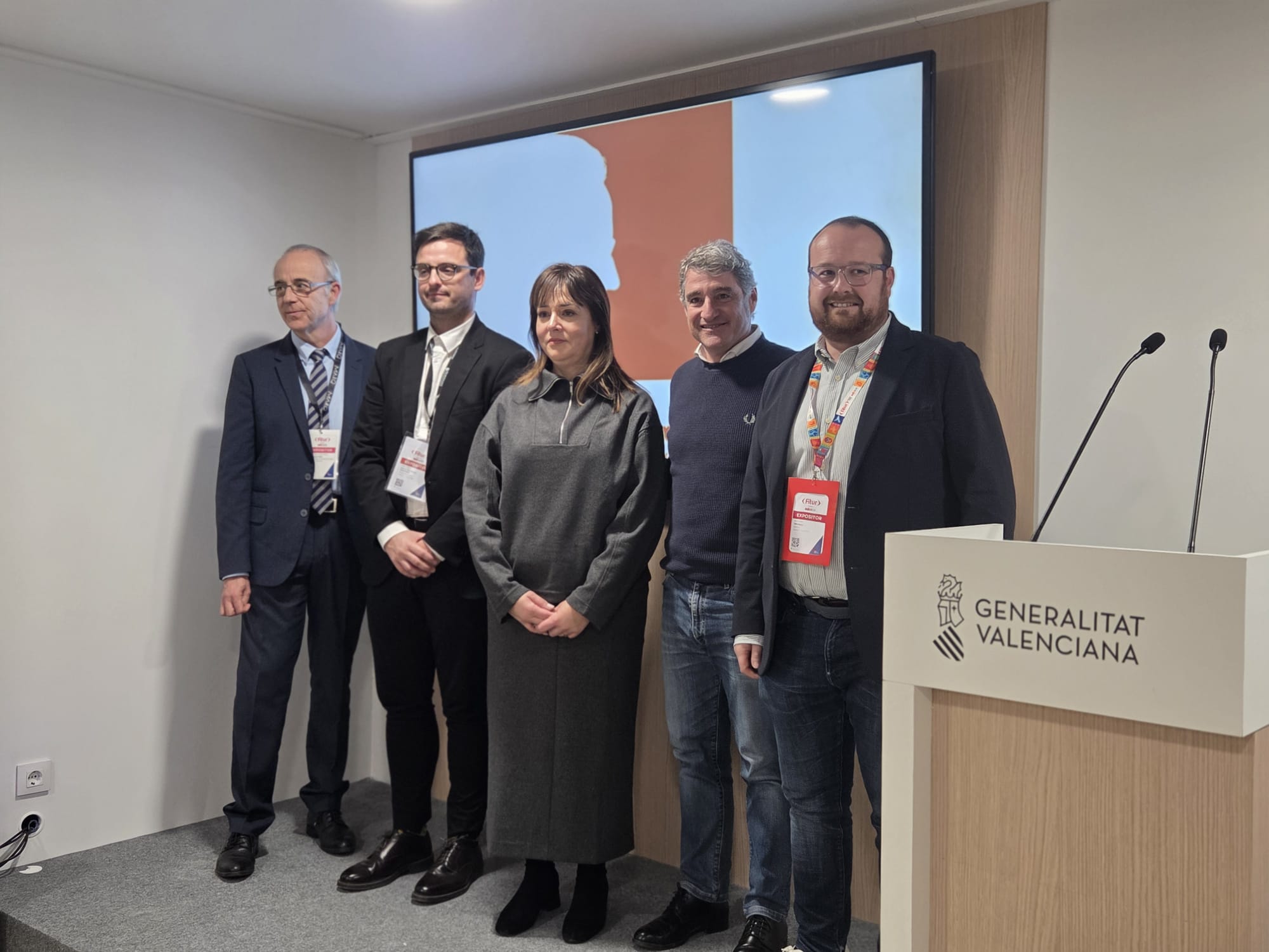 Los alcaldes de Cocentaina, Rubén Muñoz y Biar, Magdalena Martínez, y Orihuela, José Vegara, han estado en el acto de presentación