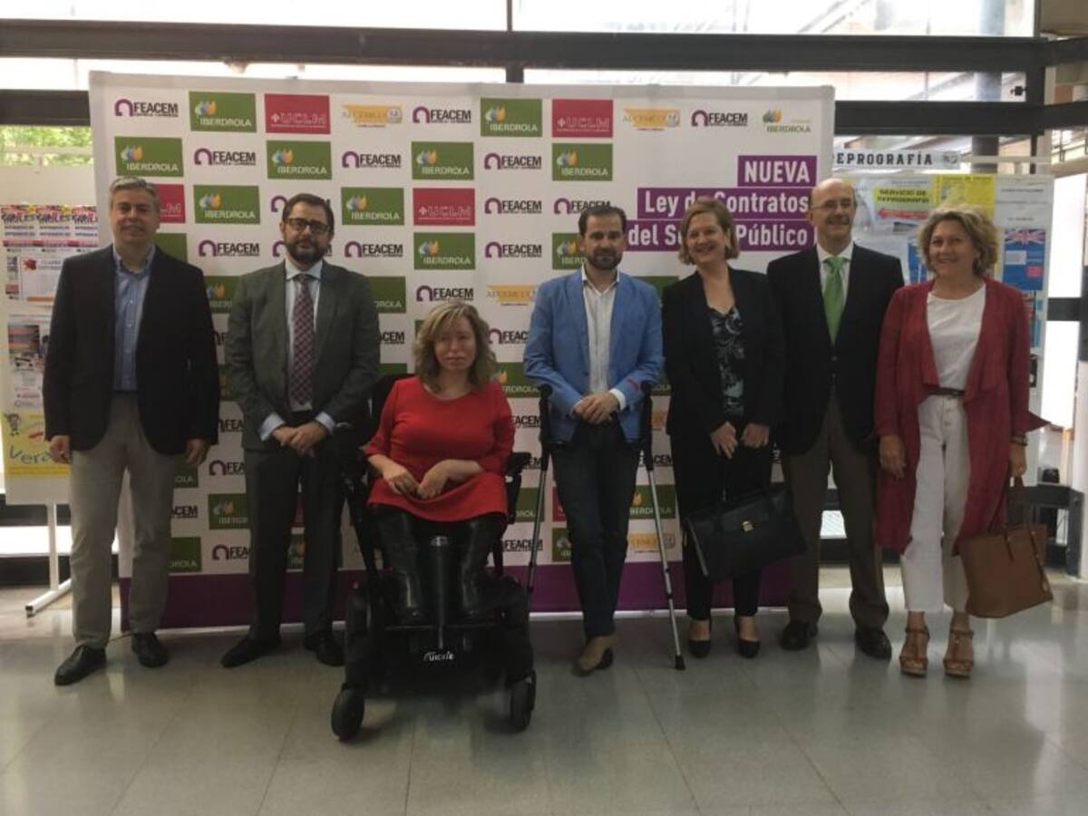 La nueva ley de Contratos del Sector Público se ha tratado en unas jornadas de FEACEM