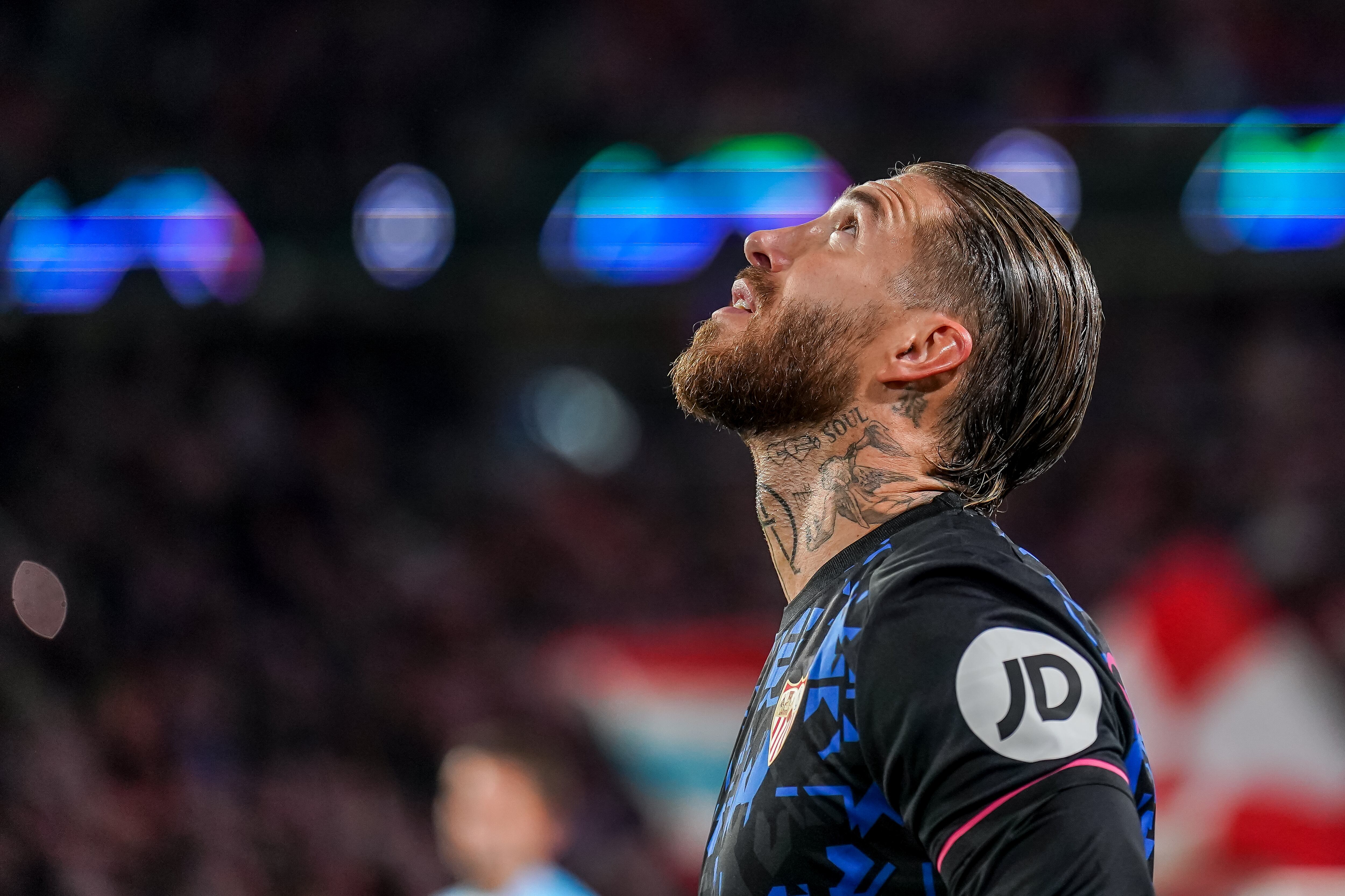 EINDHOVEN, NETHERLANDS - OCTOBER 3: Sergio Ramos of Sevilla FC enters the pitch during the UEFA Champions League Group B match between PSV Eindhoven and Sevilla FC at the Phillips Stadion on October 3, 2023 in Eindhoven, Netherlands. (Photo by Rene Nijhuis/BSR Agency\Getty Images)