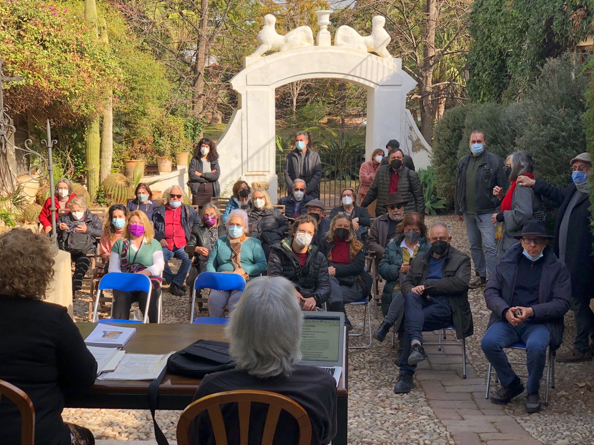 La asociación de vecinos Salvem La Torreta de Godella se reunió hace unos días para presentar su manifiesto contra el nuevo PAI