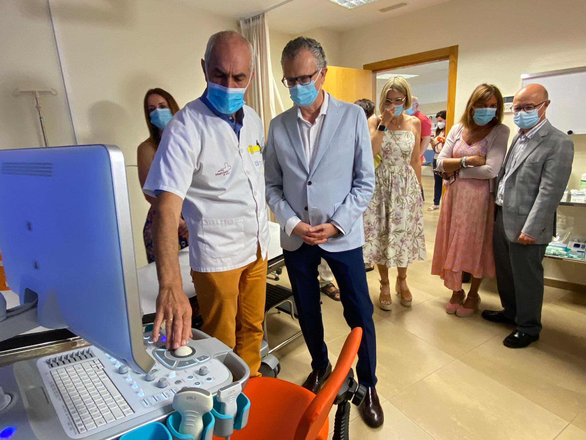 El consejero de Salud, Juan José Pedreño, este miércoles en su visita al centro de salud Murcia-Centro