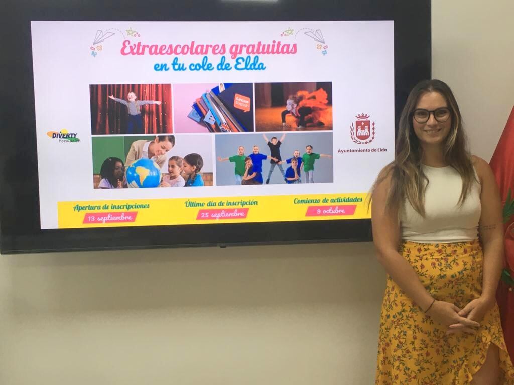 María Gisbert, concejala Educación Elda en la presentación de las extraescolares gratuitas