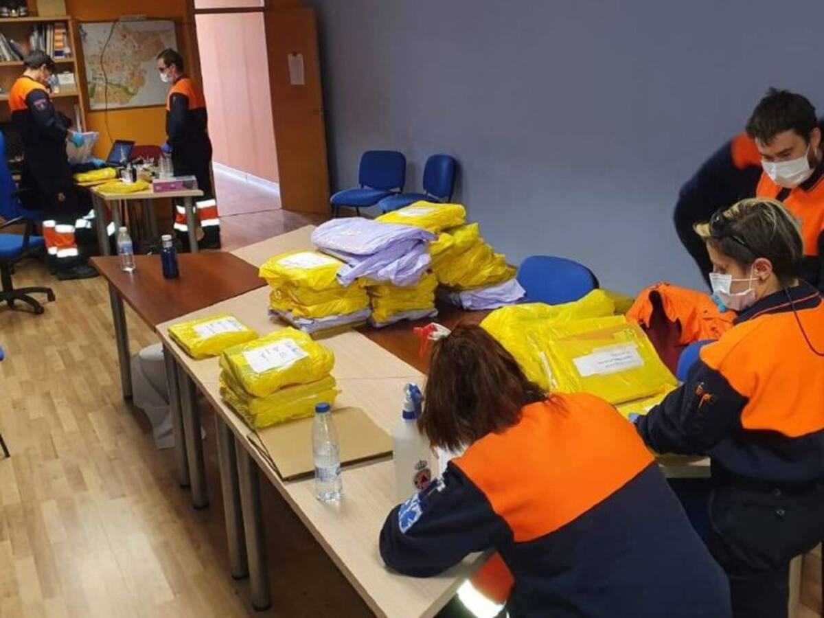 Ayuntamiento y Protección Civil hacen llegar material escolar a los alumnos abulenses