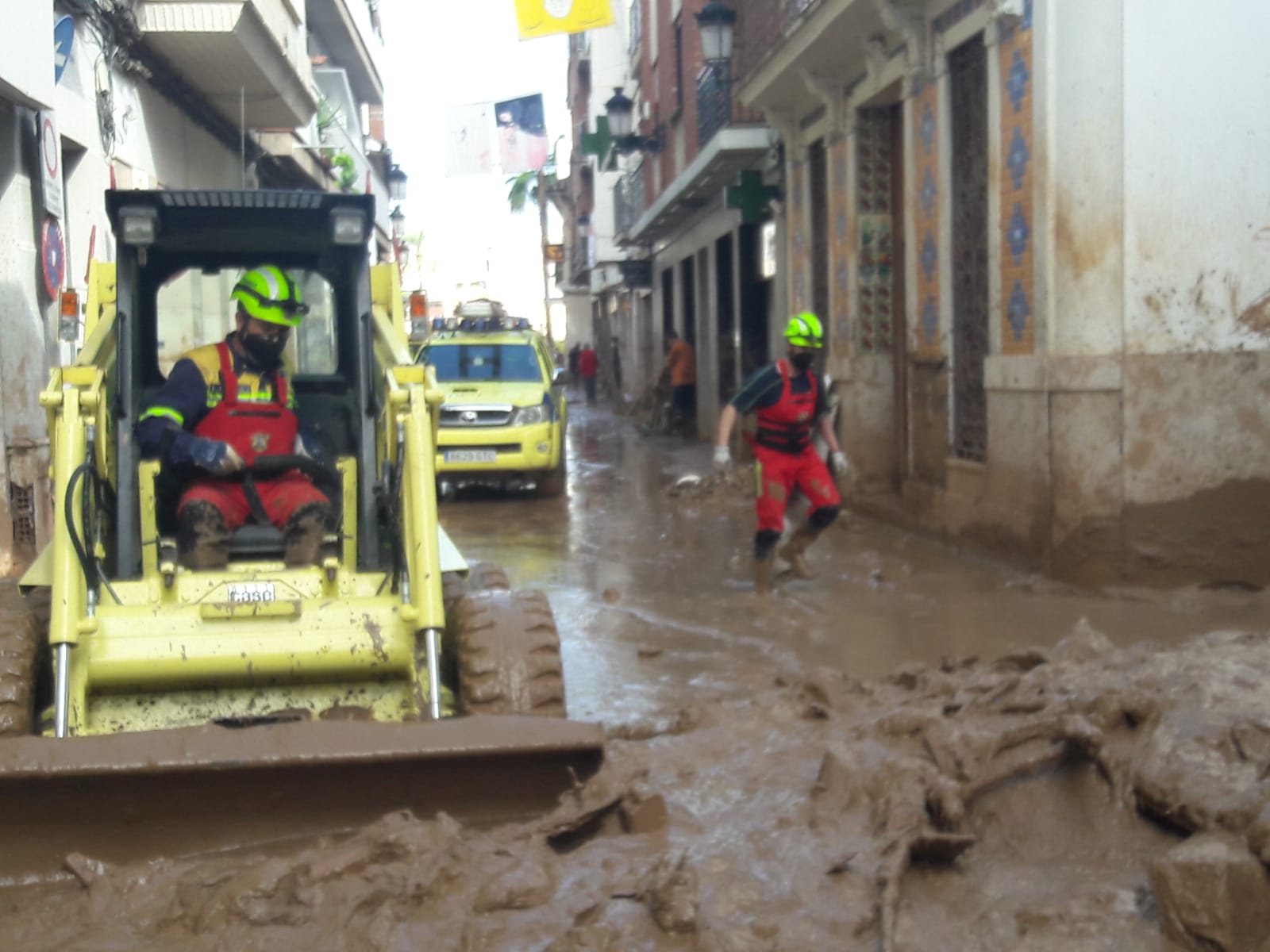 El dispositivo de Emergencias de Lorca acude a Paiporta, &#039;zona cero&#039; de la Dana para ayudar en los trabajos de limpieza, achique y desescombro