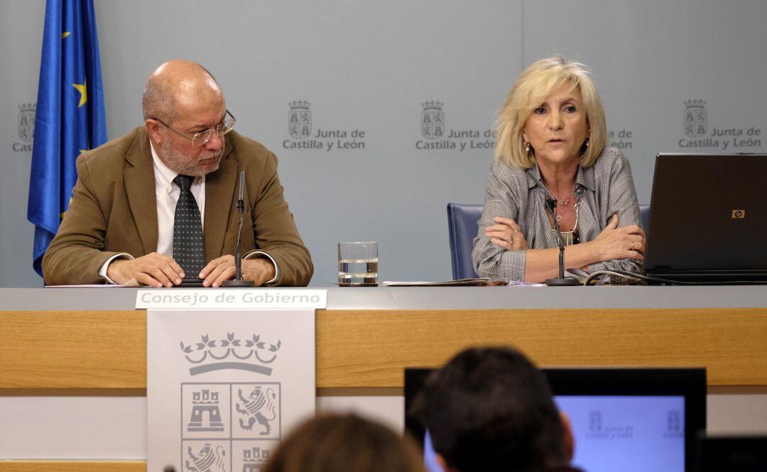 El vicepresidente de la Junta, Francisco Igea, y la consejera de Sanidad, Verónica Casado, comparecen en la rueda de prensa posterior al Consejo de Gobierno 
 