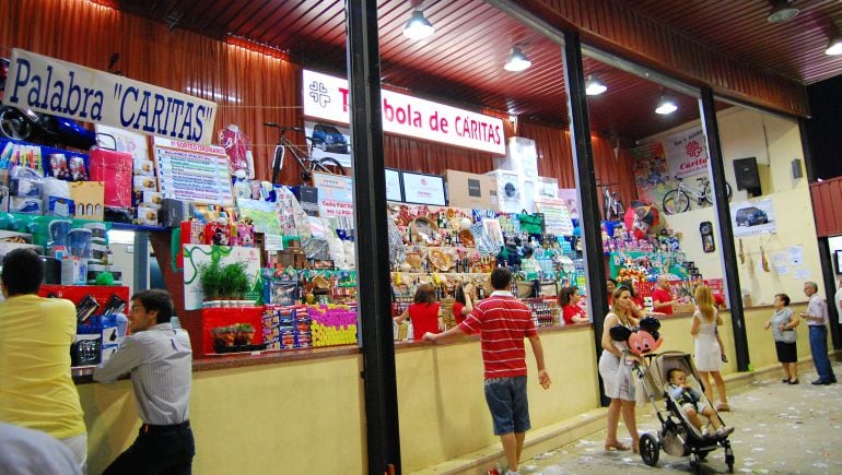 Tómbola de Cáritas en el Paseo de la Feria de Albacete