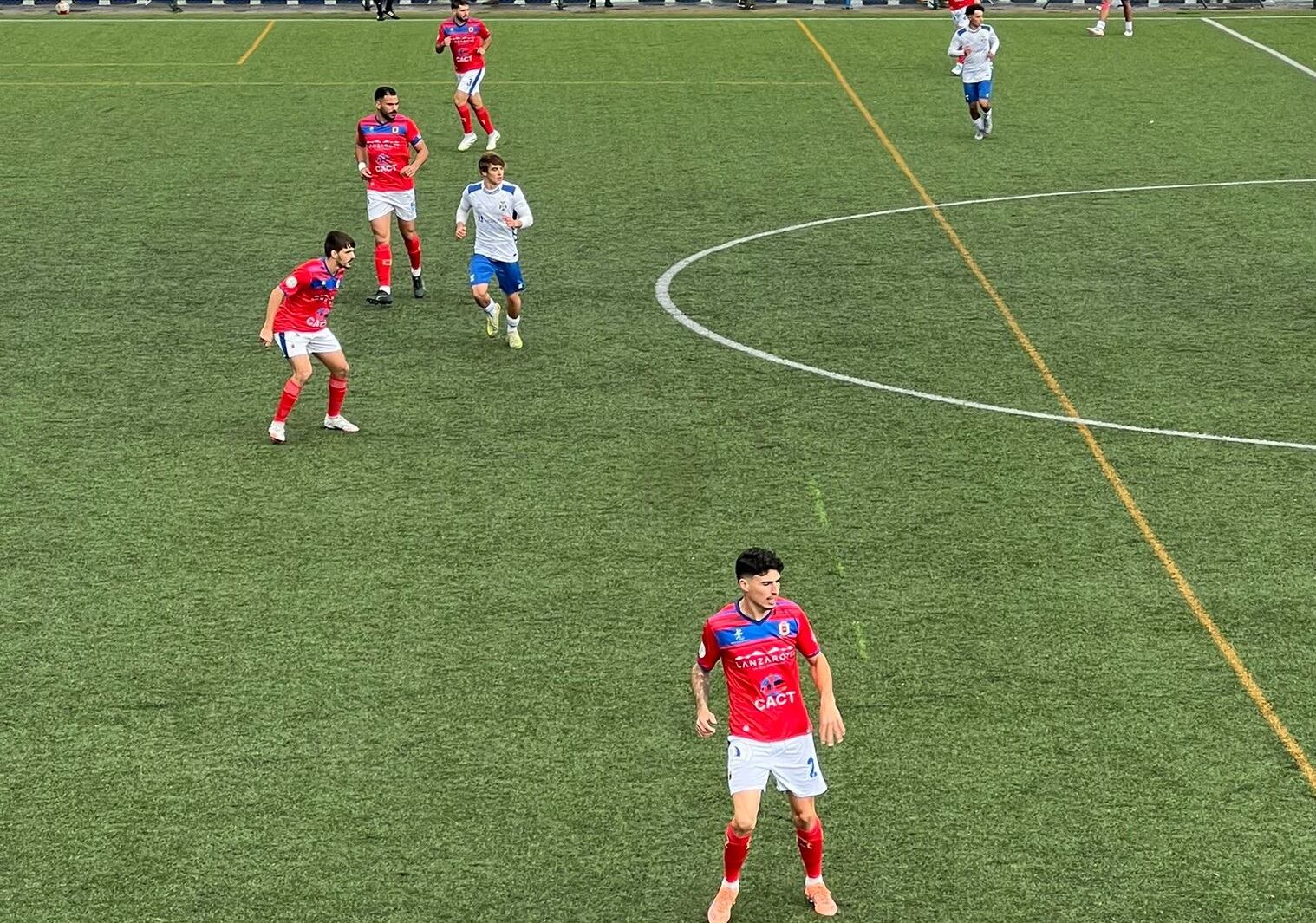 La UD Lanzarote en el campo del CD Tenerife “C”.
