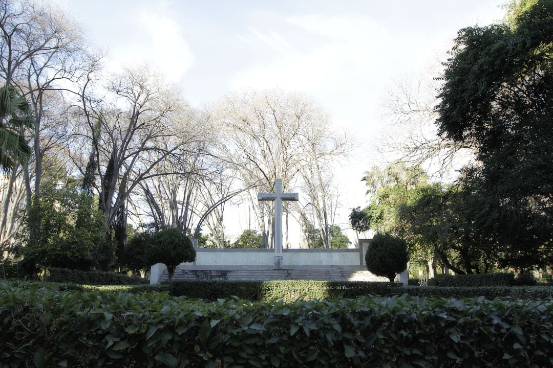 Imagen de la cruz del parque Ribalta.