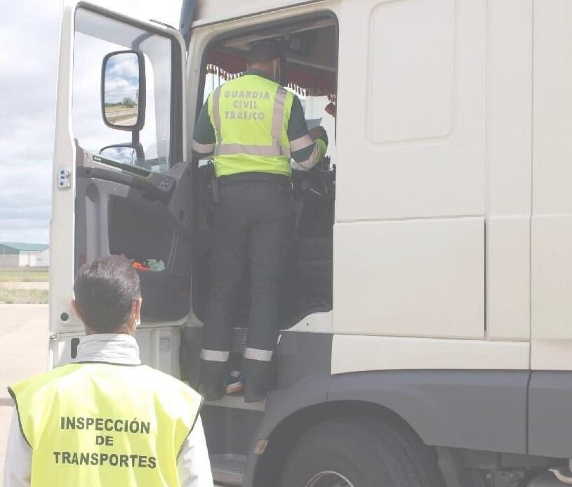 La Guardia Civil investiga a siete personas en Castilla y León por falsedad en cursos de formación para conductores profesionales