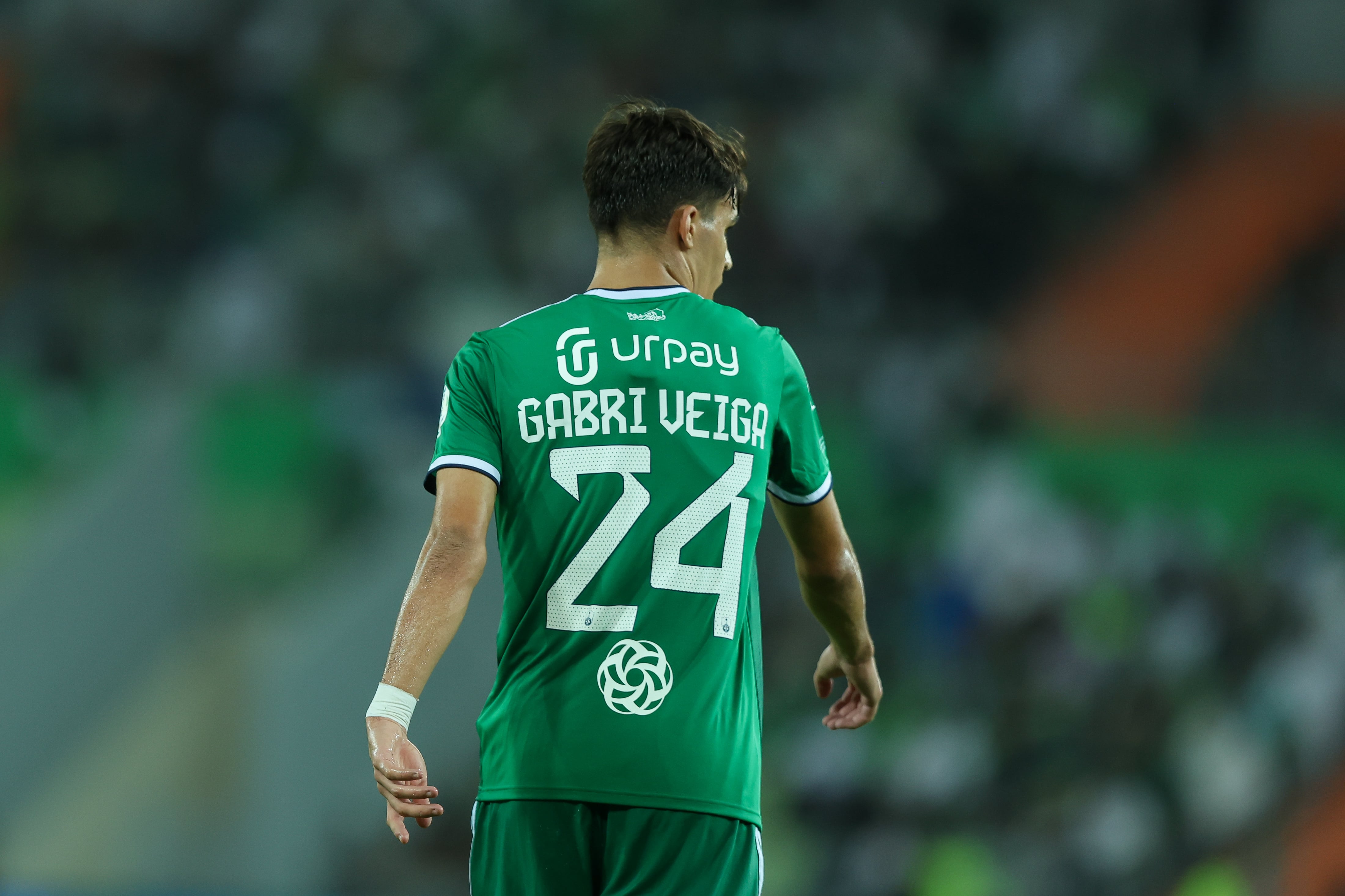 Gabri Veiga durante un encuentro con el Al-Ahli.