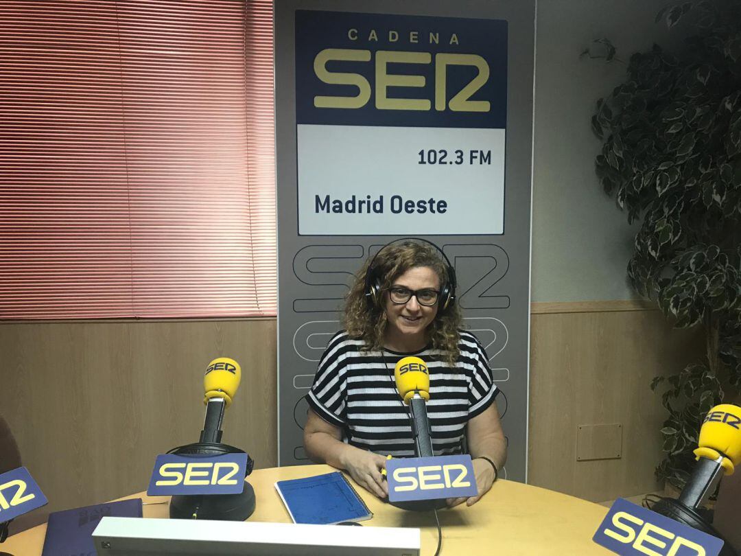 Foto de archivo de Susana Núñez en el estudio de SER Madrid Oeste