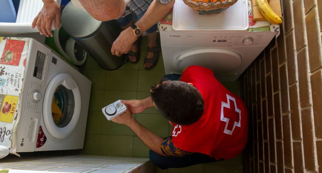 Cruz Roja mantiene varios programas para combatir la pobreza energética