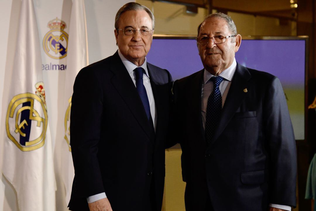 Gento, con Florentino Pérez, en 2017