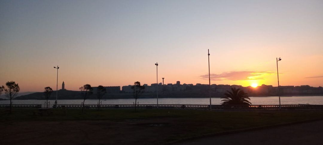 Amanecer en A coruña durante el Estado de alarma por coronavirus