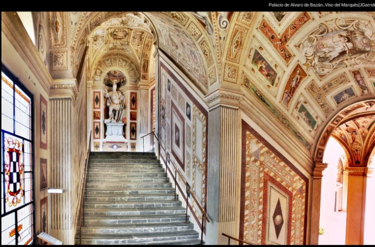 Escalinata del Palacio, que sirvió de modelo para construir la de El Escorial por mandato del Rey Felipe II