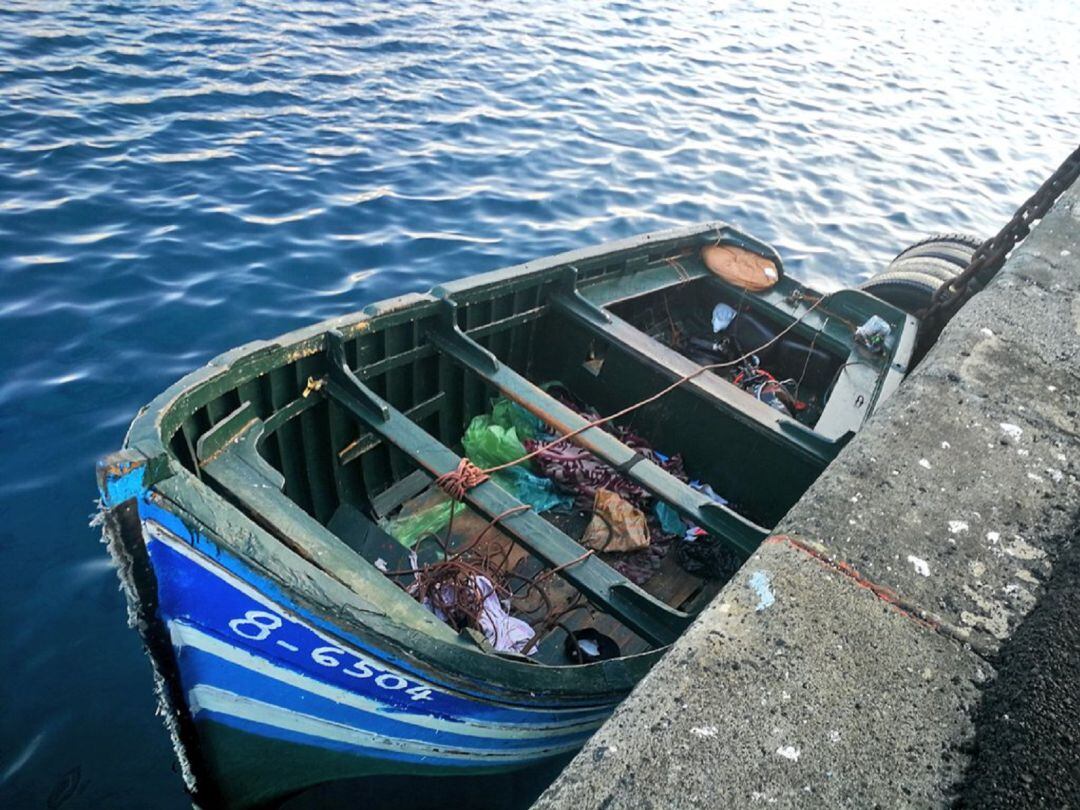 La patera que llegó este lunes 9 de noviembre al antiguo muelle comercial de Arrecife.