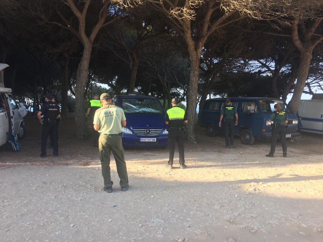 Operativo de los cuerpos de seguridad en Tarifa.