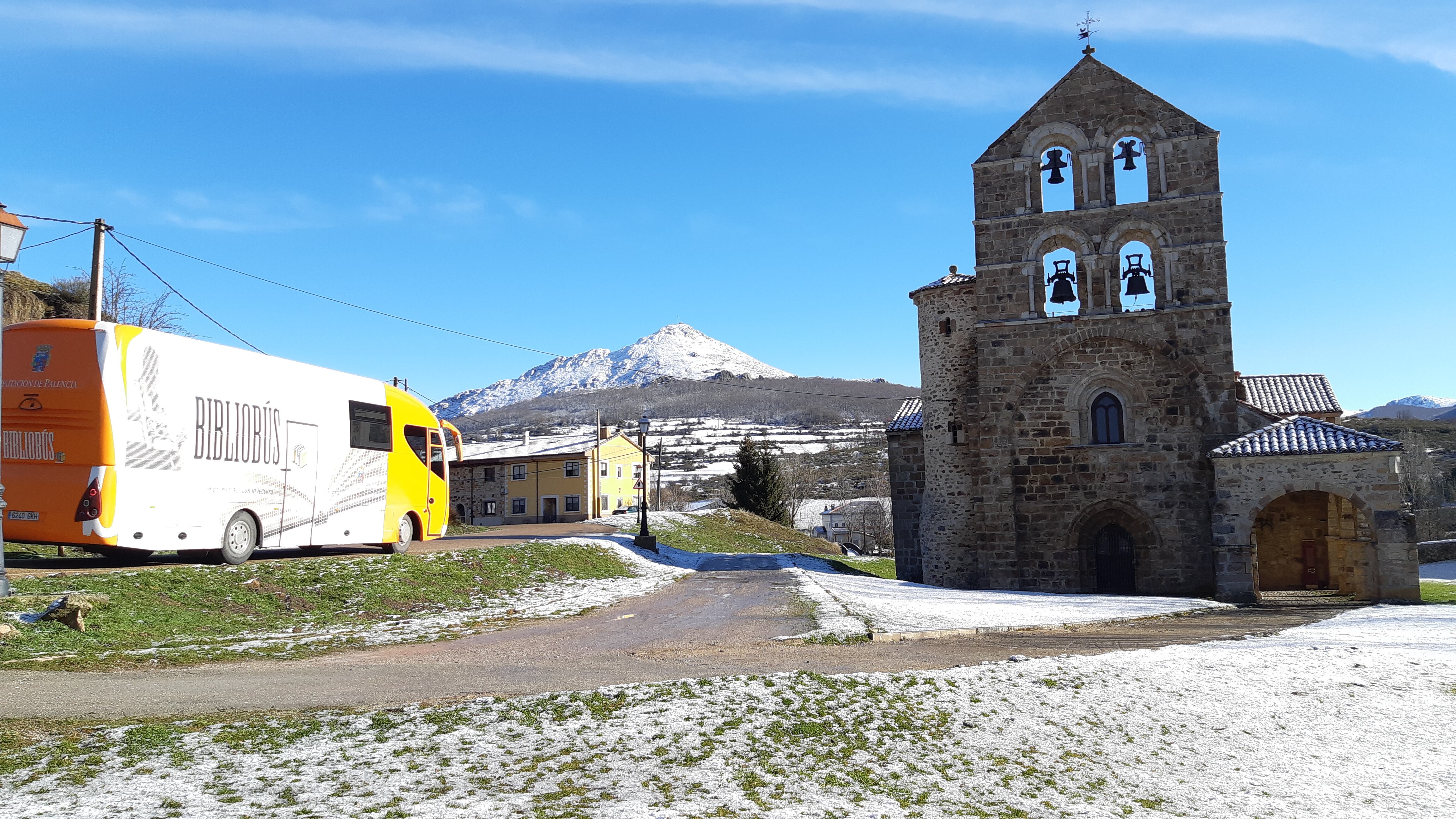 Tres bibliobuses recorren 183 localidades de la provincia de Palencia