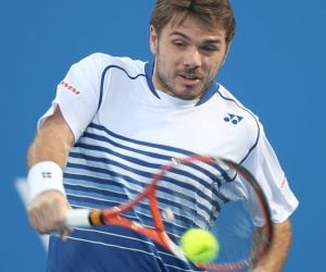 XAH. Abu Dhabi (United Arab Emirates), 03/01/2015.- Swiss tennis player Stanislas Wawrinka returns the ball to Spain&#039;s Rafael Nadal during their for the third place at the Mubadala World Tennis Championship 2015 in Abu Dhabi, United Arab Emirates, 03 Janu