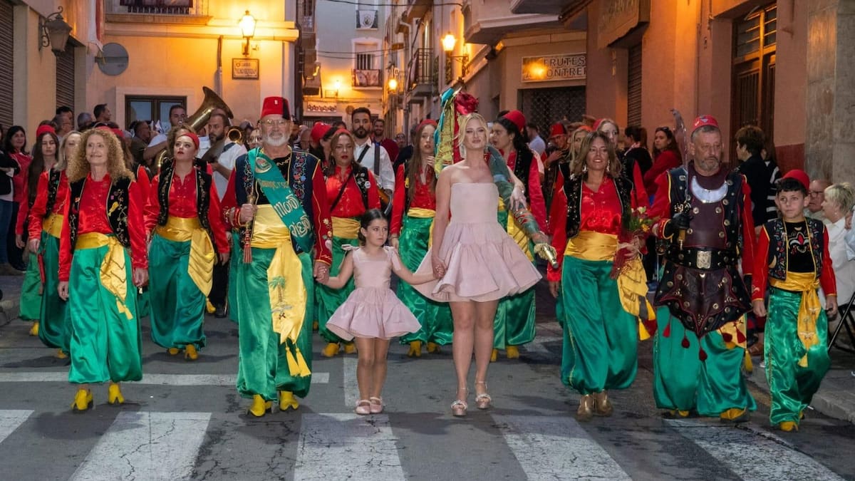 Entrevista | María Victoria Romero Yago y Ximo Romero Castelló, Abanderada y Capitán de los Moros Viejos Petrer