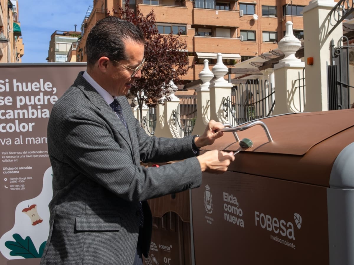 Elda renovará más de 1.200 contenedores para mejorar el reciclaje y la recogida de residuos