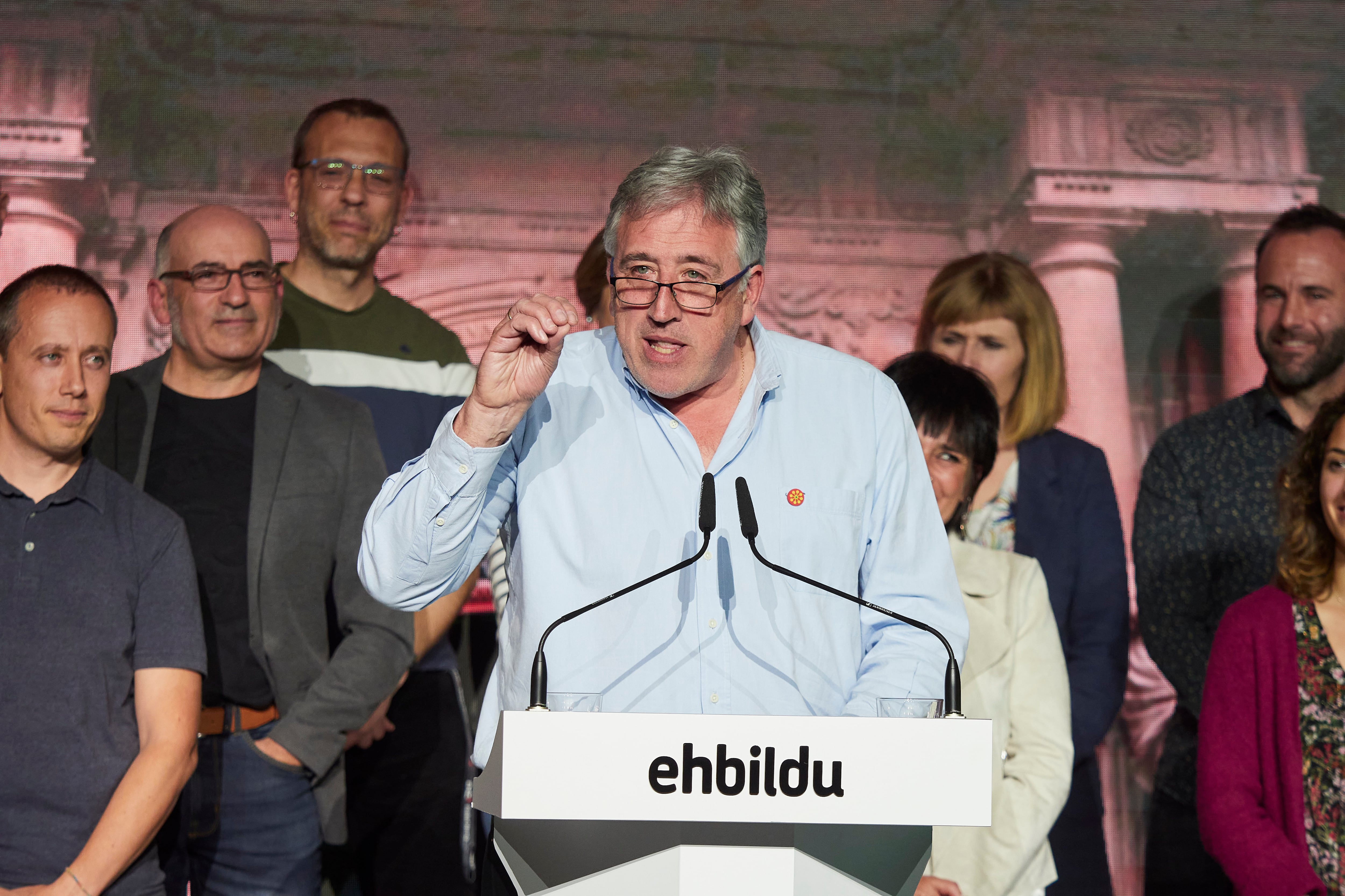 Joseba Asiron durante un mitin en campaña electoral